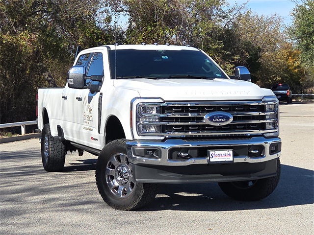 2024 Ford F-350 Super Duty King Ranch's photo