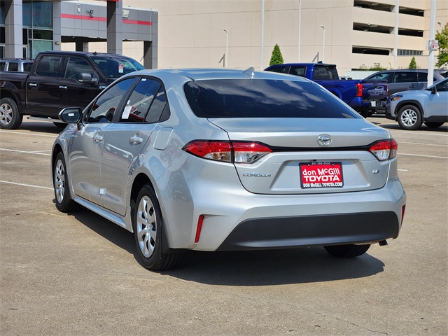 2026 Toyota Corolla LE photo 2