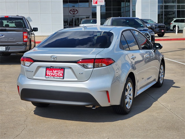 2026 Toyota Corolla LE photo 3