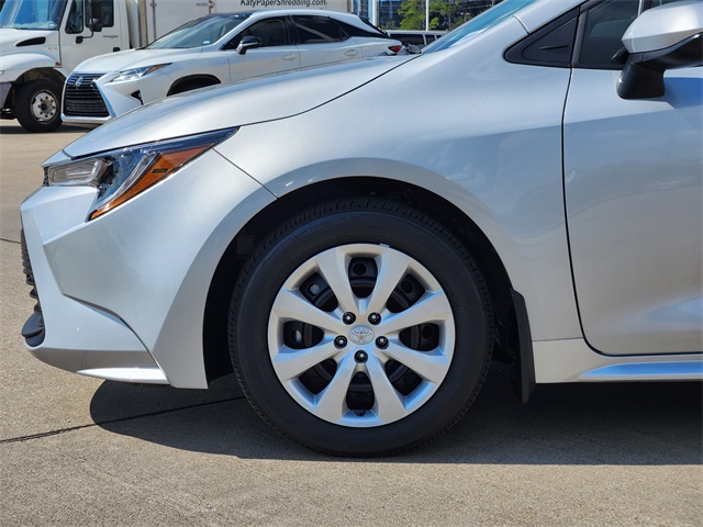 2026 Toyota Corolla LE photo 4