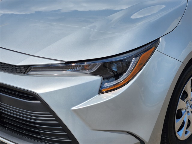 2026 Toyota Corolla LE photo 5