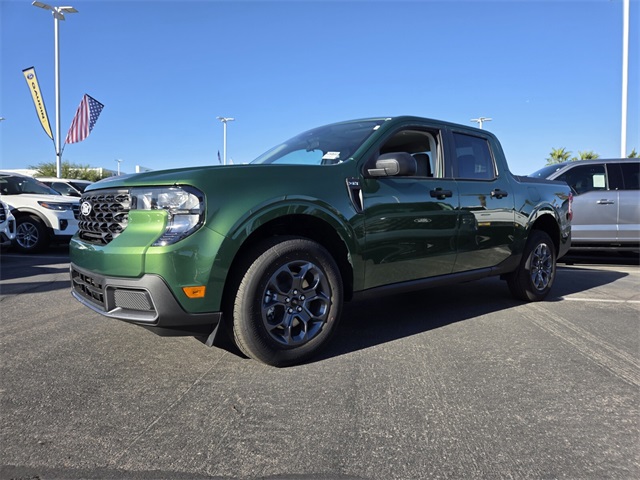 New 2025 Ford Maverick XLT 4D Crew Cab