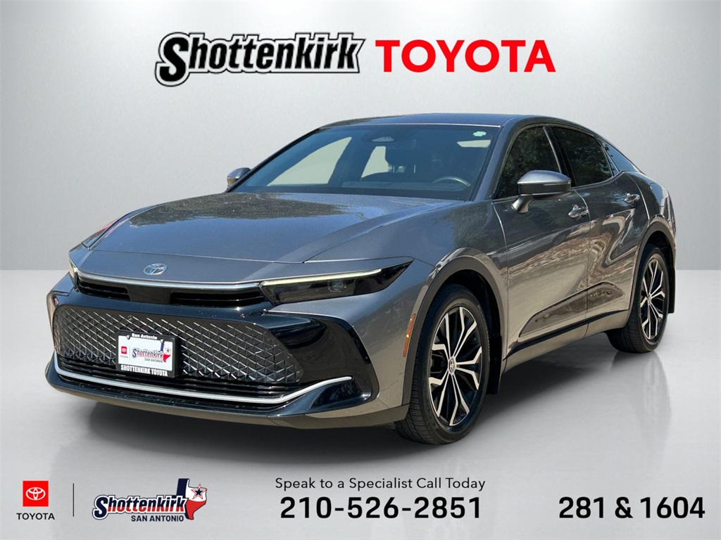 2023 Toyota Crown XLE's photo