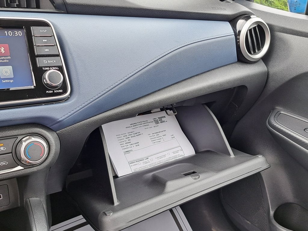 2023 Nissan Versa 1.6 SV Sedan 4 Dr. FWD 17