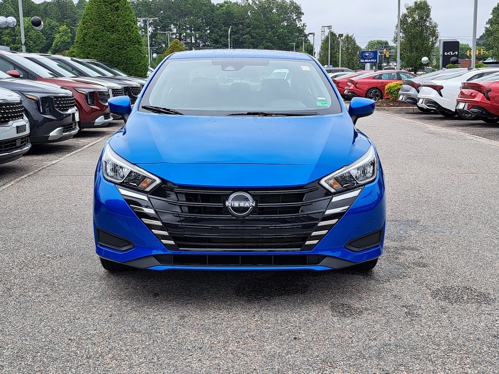 2023 Nissan Versa 1.6 SV Sedan 4 Dr. FWD 3