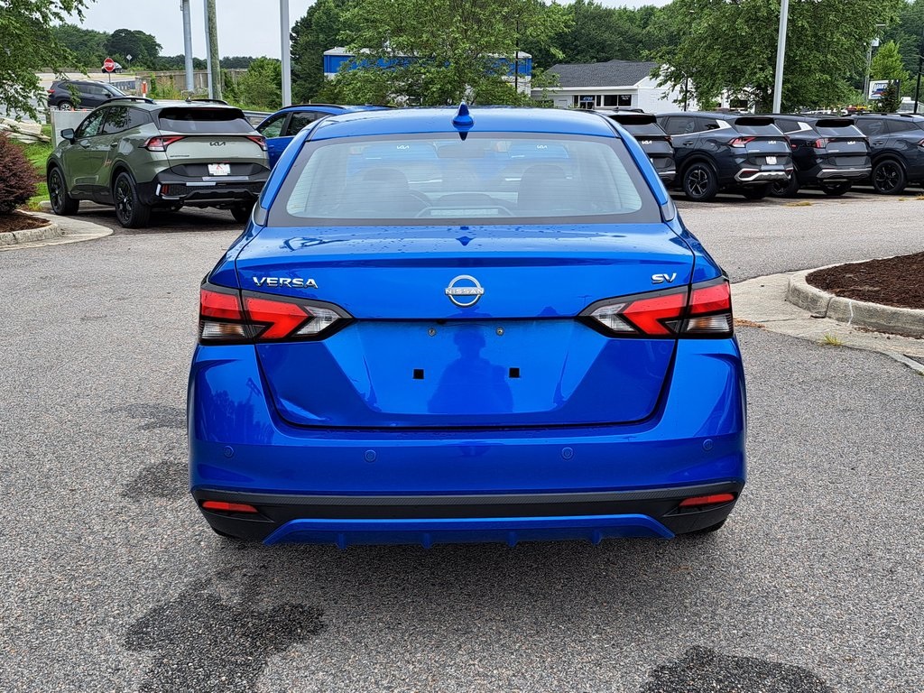 2023 Nissan Versa 1.6 SV Sedan 4 Dr. FWD 6