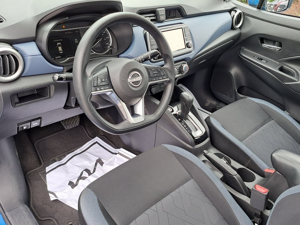 2023 Nissan Versa 1.6 SV Sedan 4 Dr. FWD 8