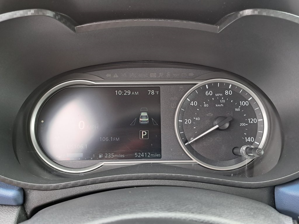 2023 Nissan Versa 1.6 SV Sedan 4 Dr. FWD 9