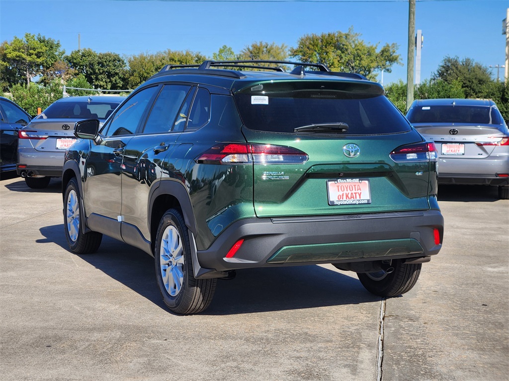 2026 Toyota Corolla Cross LE photo 2