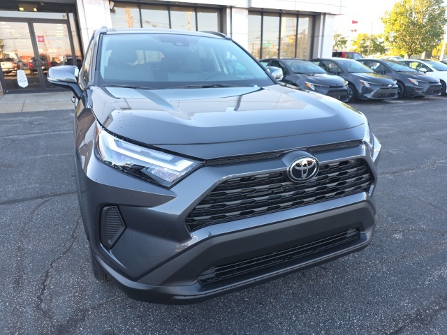 2025 Toyota RAV4 XLE photo 2