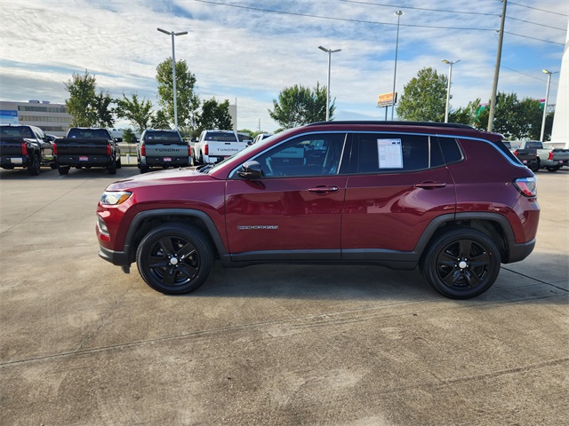 2022 Jeep Compass Latitude photo 2