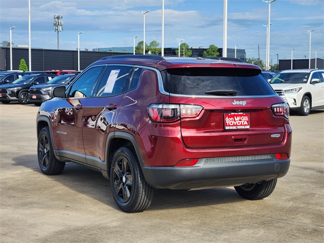 2022 Jeep Compass Latitude photo 3