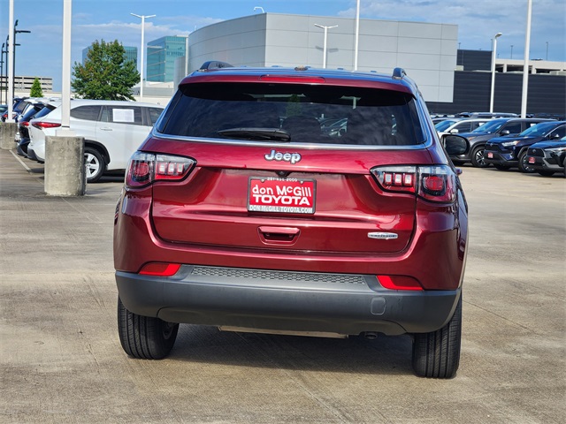 2022 Jeep Compass Latitude photo 4