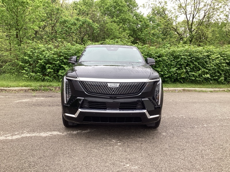 2025 Cadillac Escalade IQ Luxury photo 2