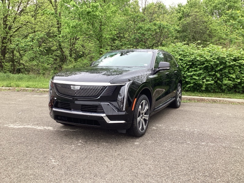 2025 Cadillac Escalade IQ Luxury photo 3