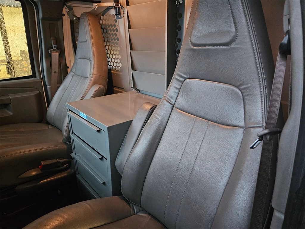 2023 Gmc Savana 3500 Cargo photo 8