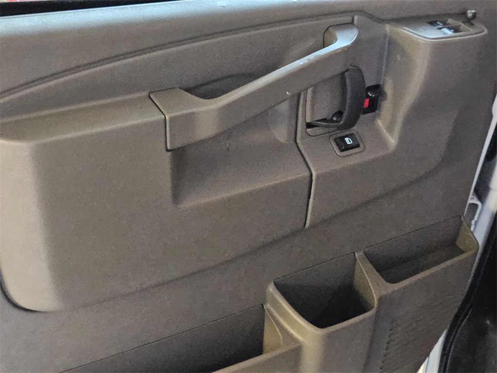 2023 Gmc Savana 3500 Cargo photo 10