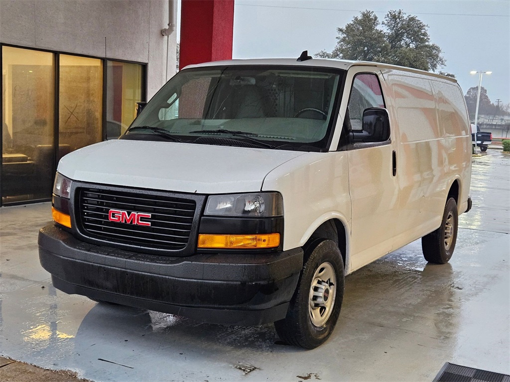 2023 Gmc Savana 3500 Cargo photo 2
