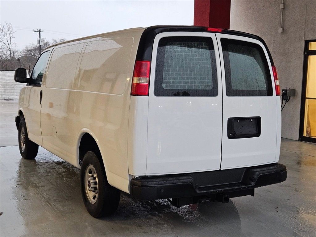 2023 Gmc Savana 3500 Cargo photo 3