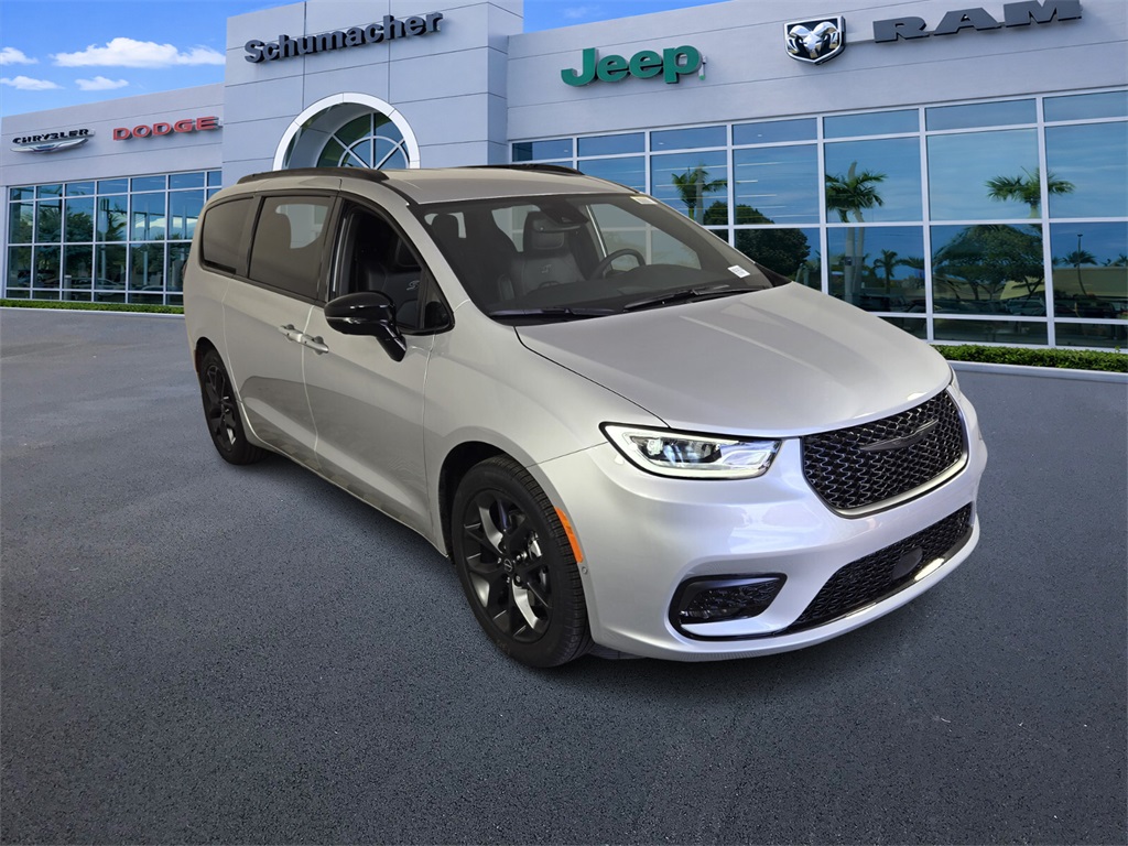 new 2026 Chrysler Pacifica car, priced at $48,187