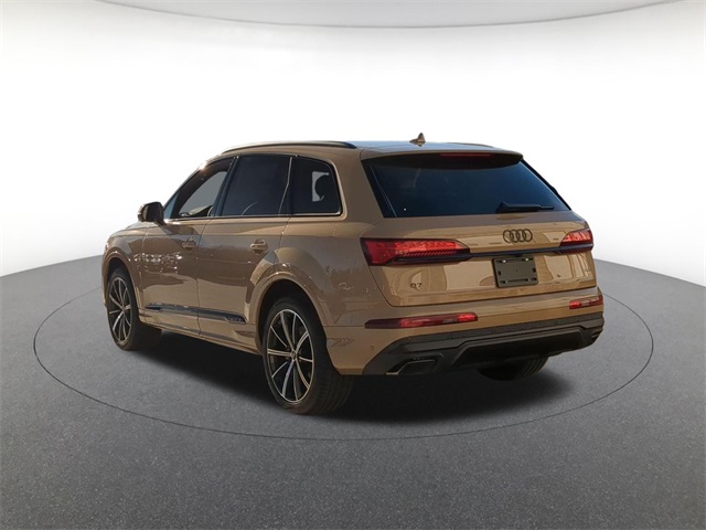 new 2026 Audi Q7 car, priced at $68,045