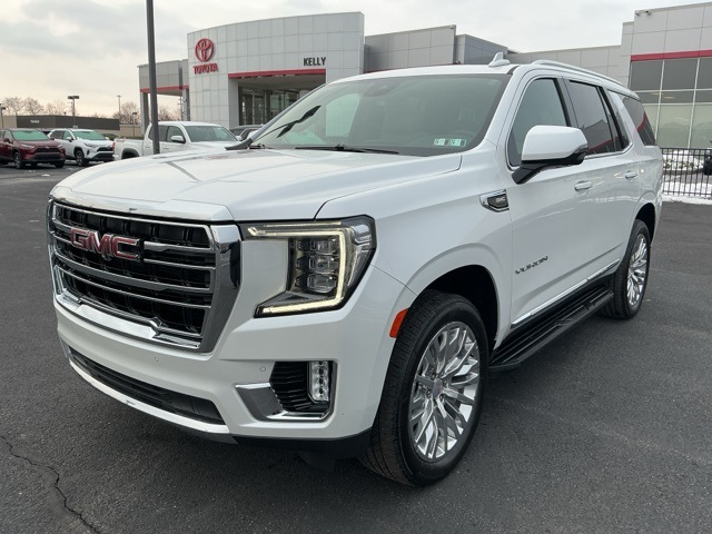 2023 GMC Yukon SLT's photo