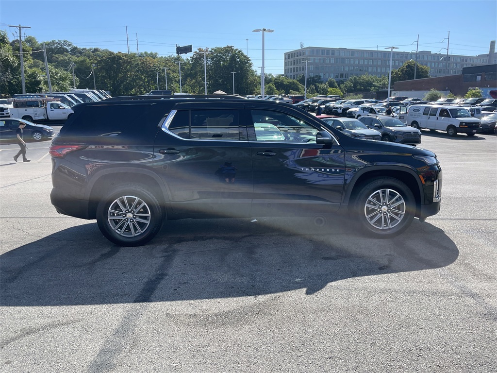 2023 Chevrolet Traverse photo 3