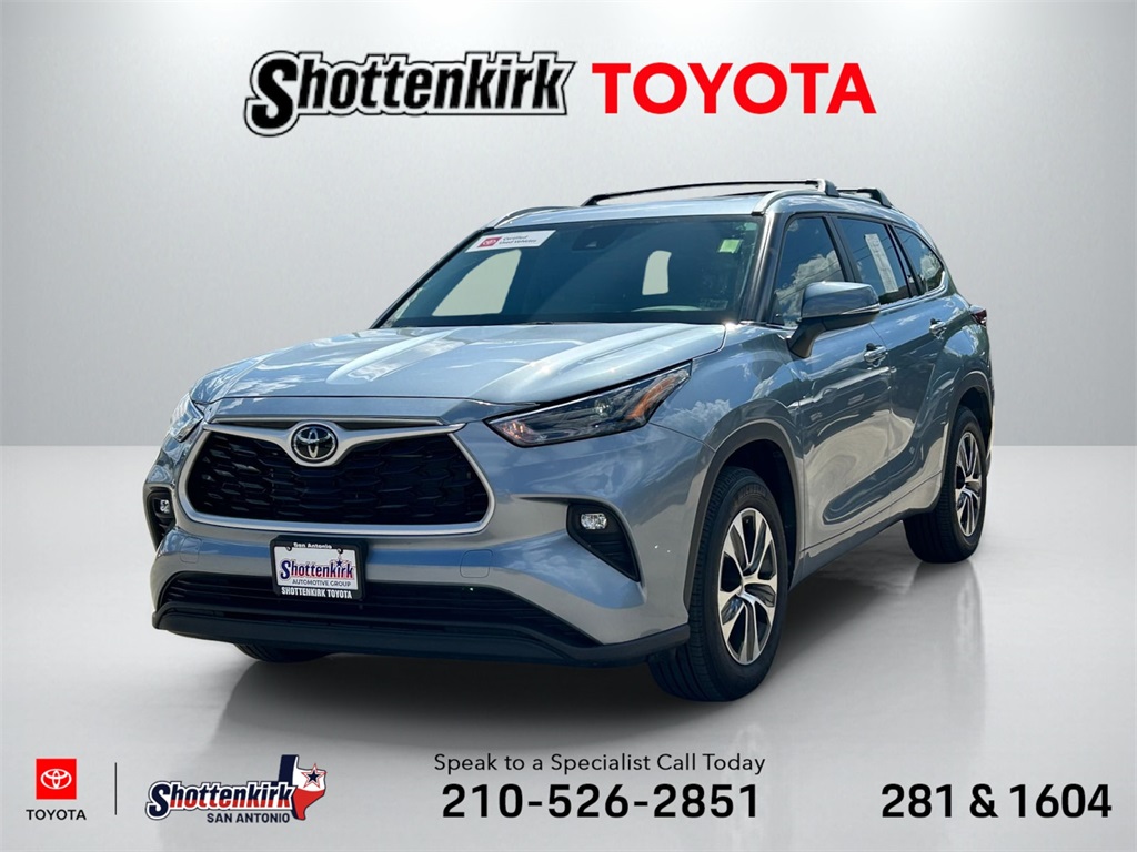 2024 Toyota Highlander XLE's photo