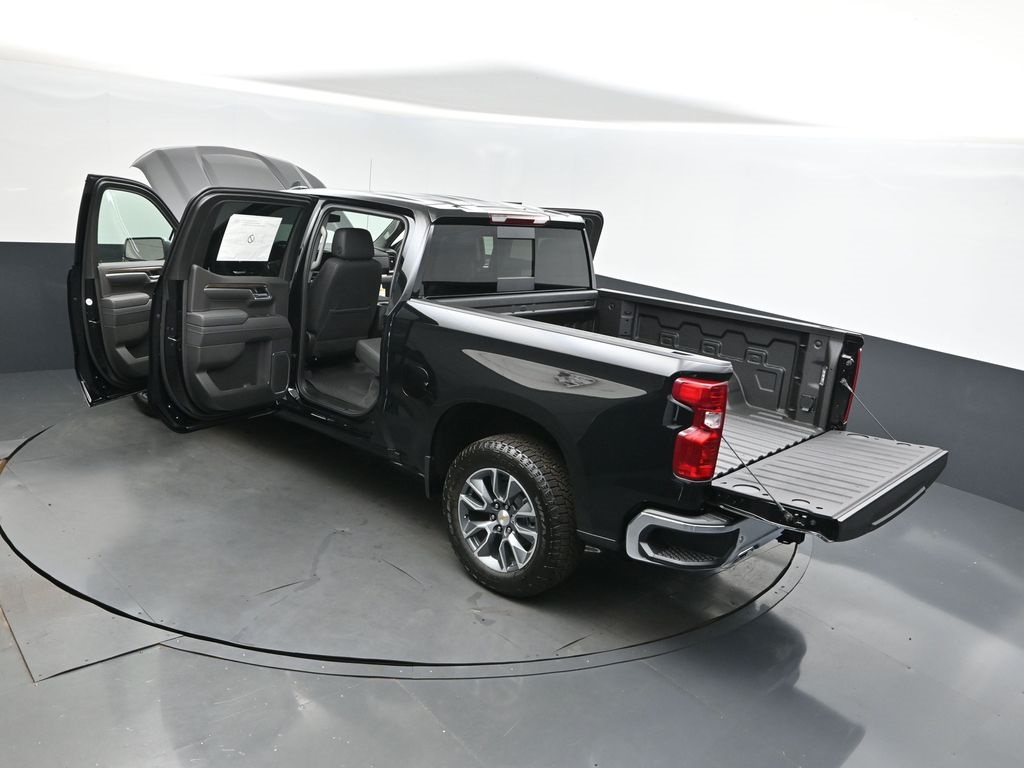 2026 Chevrolet Silverado 1500 LT photo 2