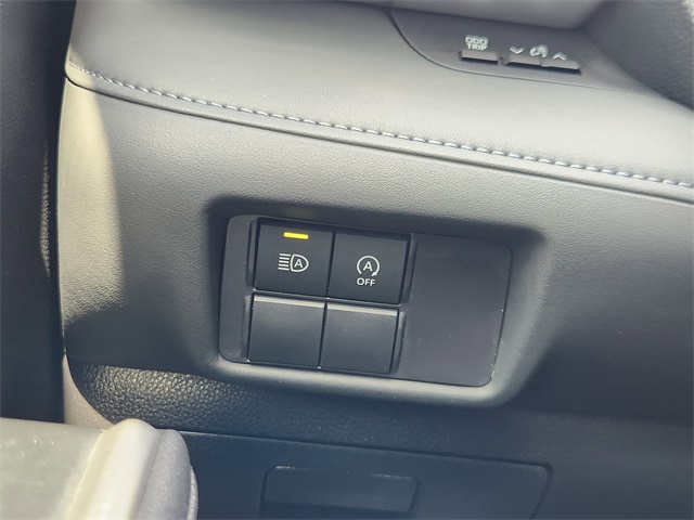 2023 Toyota Highlander L photo 18