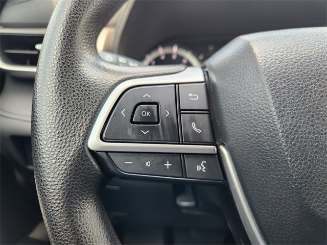 2023 Toyota Highlander L photo 25