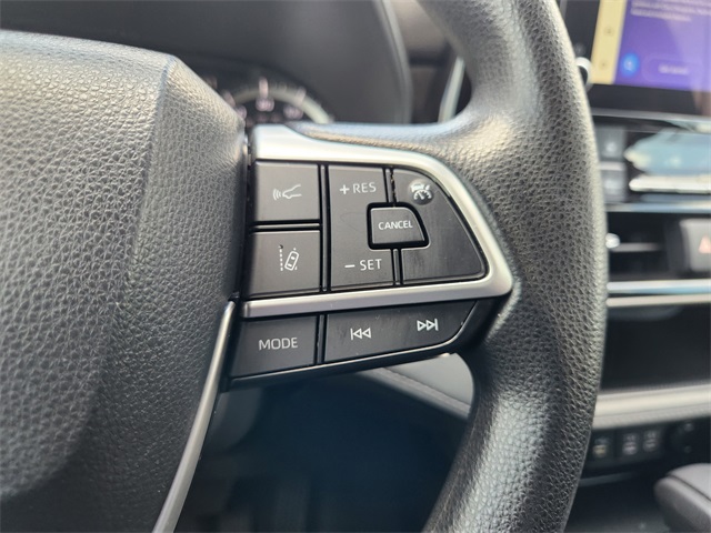 2023 Toyota Highlander L photo 26