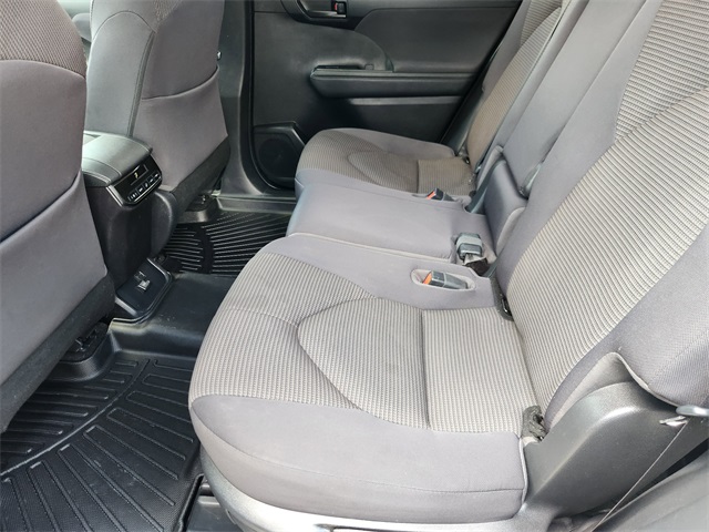2023 Toyota Highlander L photo 27