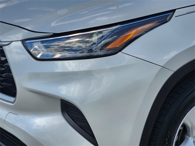 2023 Toyota Highlander L photo 8