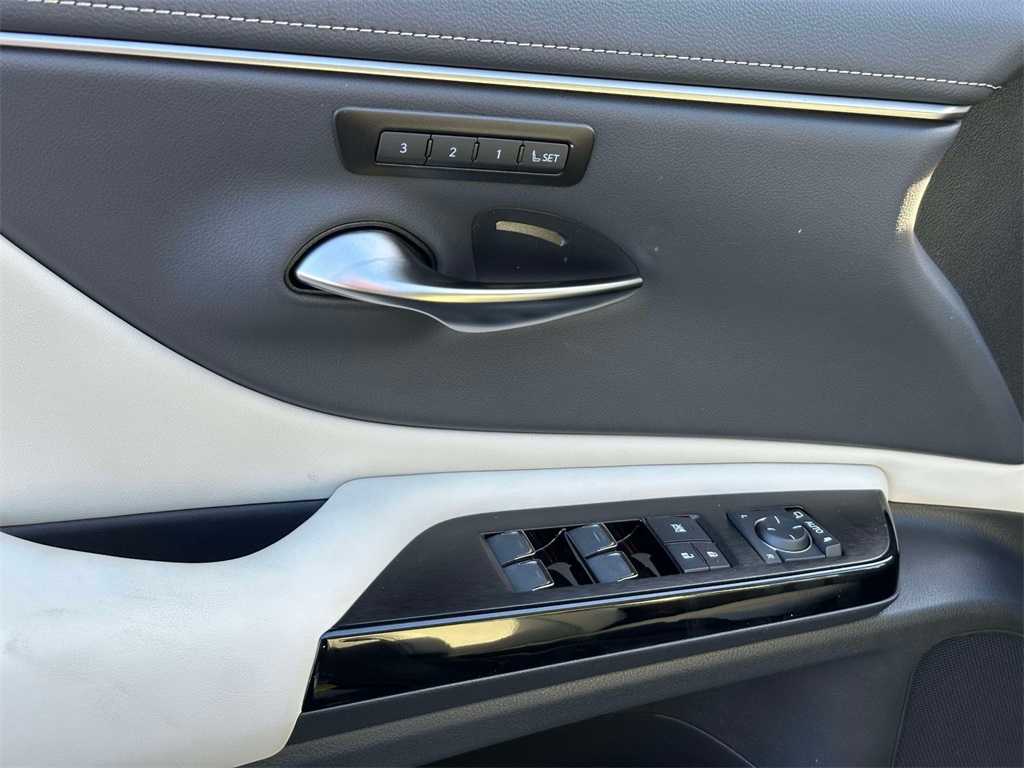 new 2025 Lexus ES car, priced at $49,510