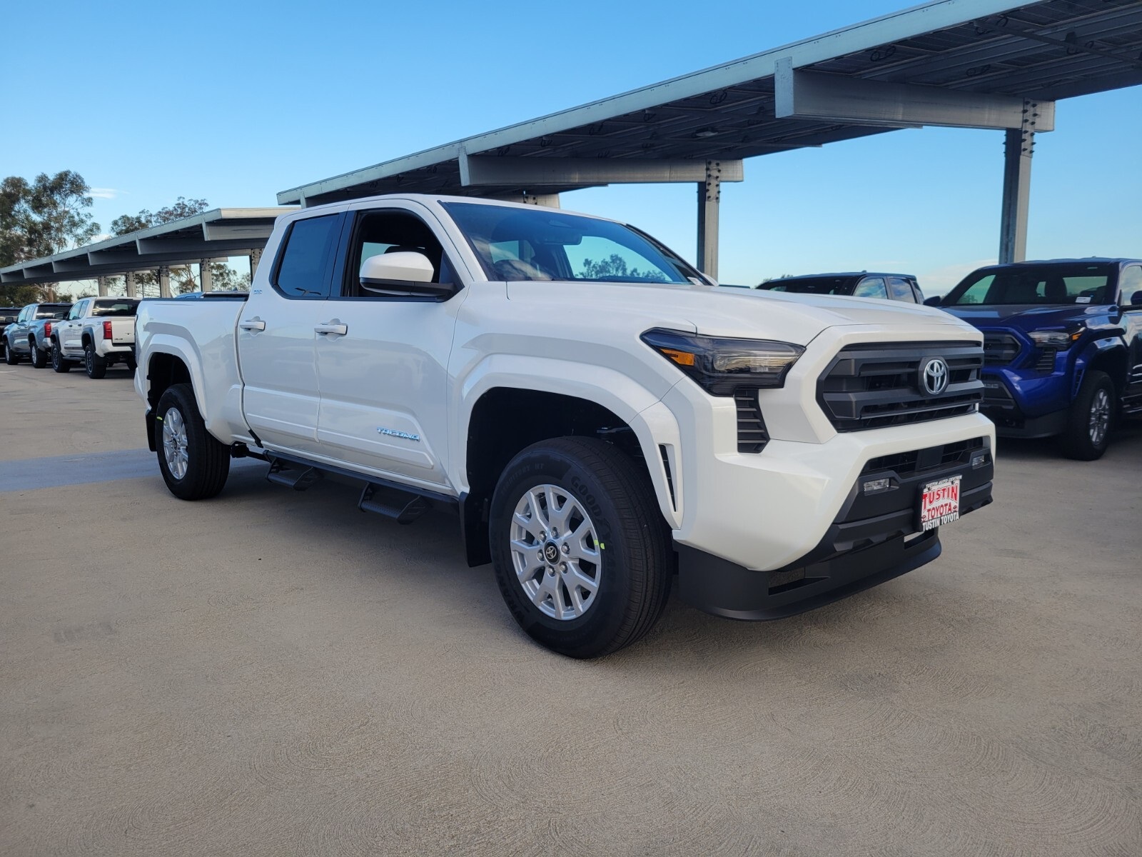 2025 Toyota Tacoma SR5 Double Cab photo 2
