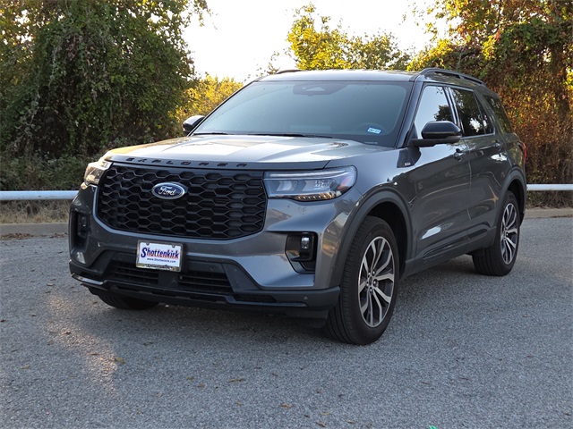 Used 2025 Ford Explorer SUV