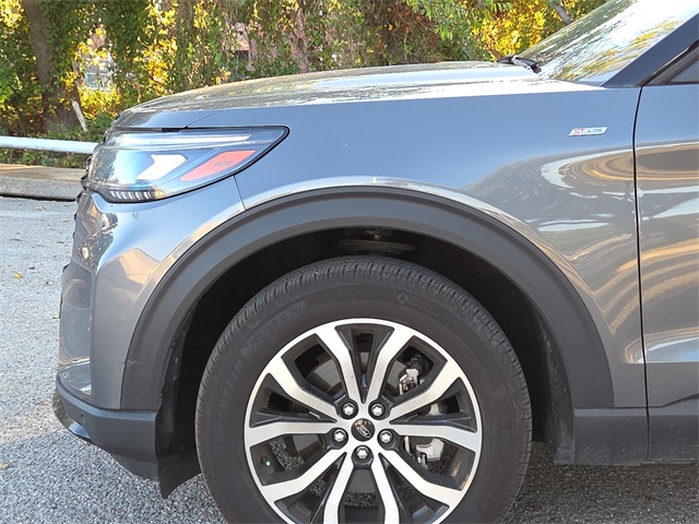 Used 2025 Ford Explorer SUV