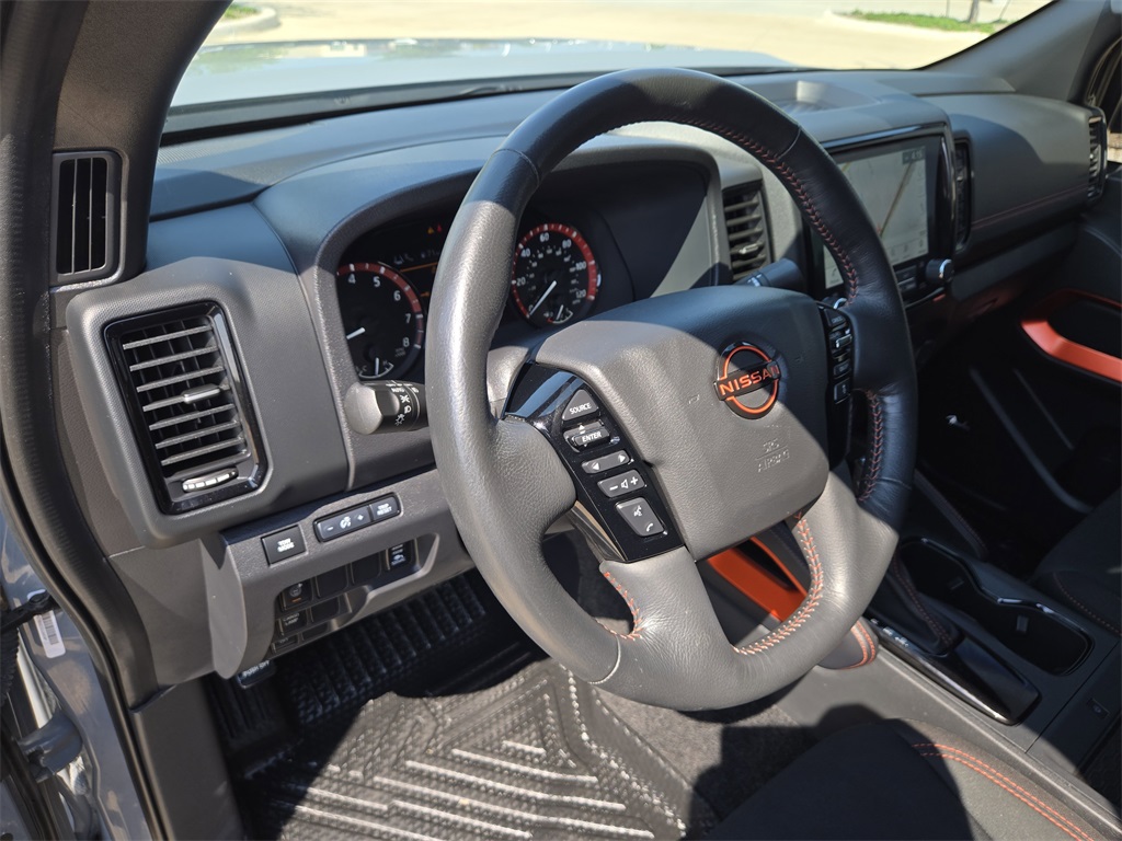 2023 Nissan Frontier PRO-X Crew Cab photo 11