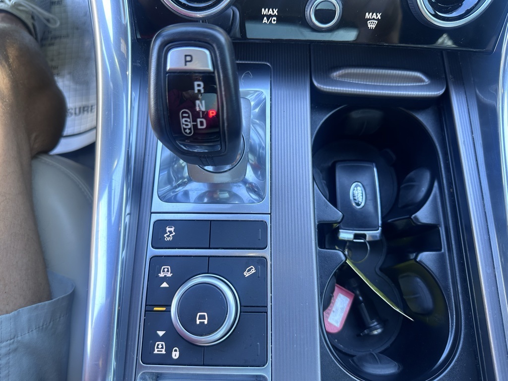 2019 Land Rover Range Rover Sport HSE photo 12