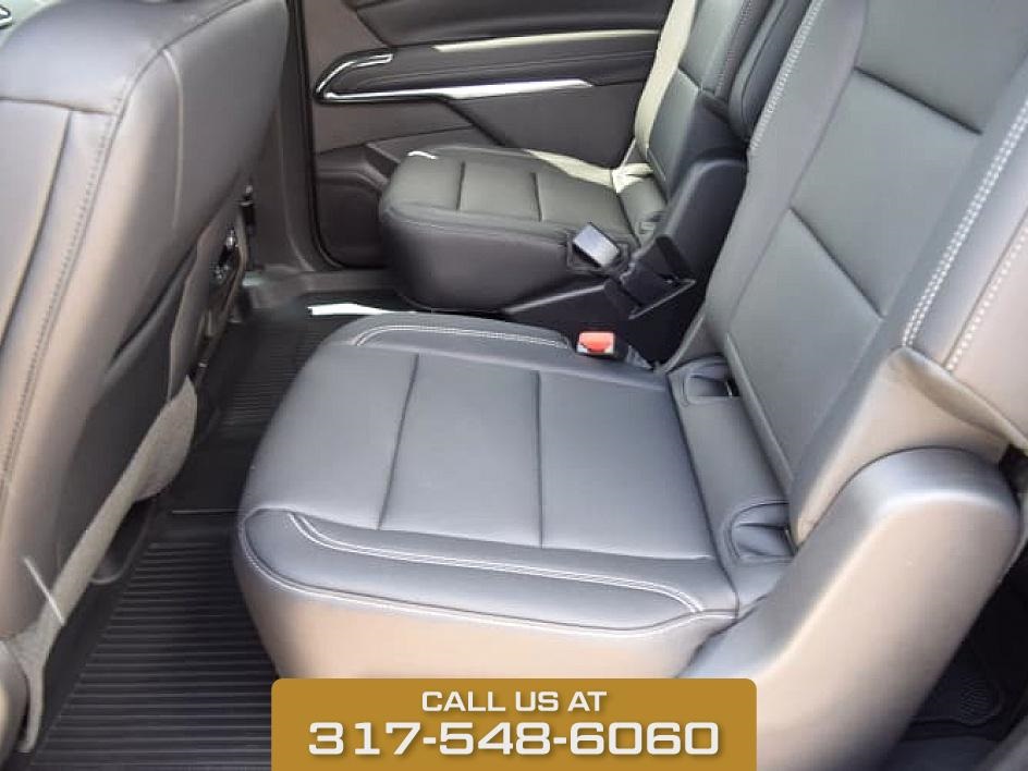 2025 Black Metallic Chevrolet Traverse LT FWD SUV