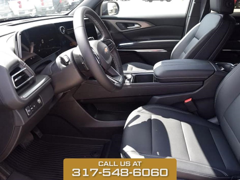 2025 Black Metallic Chevrolet Traverse LT FWD SUV