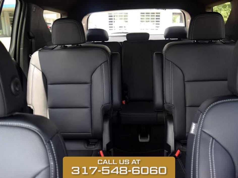 2025 Black Metallic Chevrolet Traverse LT FWD SUV