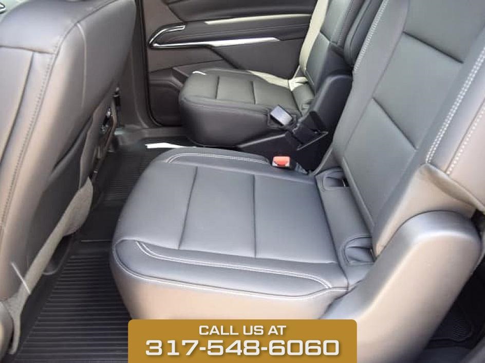2025 Black Metallic Chevrolet Traverse LT FWD SUV
