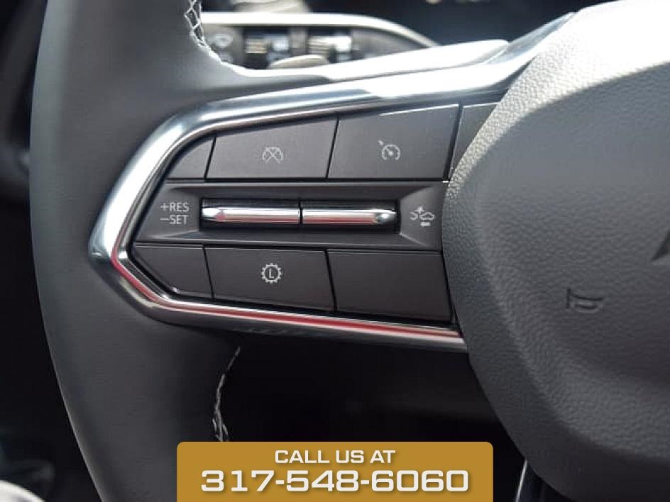 2025 Black Metallic Chevrolet Traverse LT FWD SUV