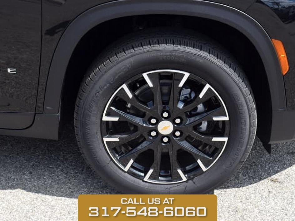 2025 Black Metallic Chevrolet Traverse LT FWD SUV