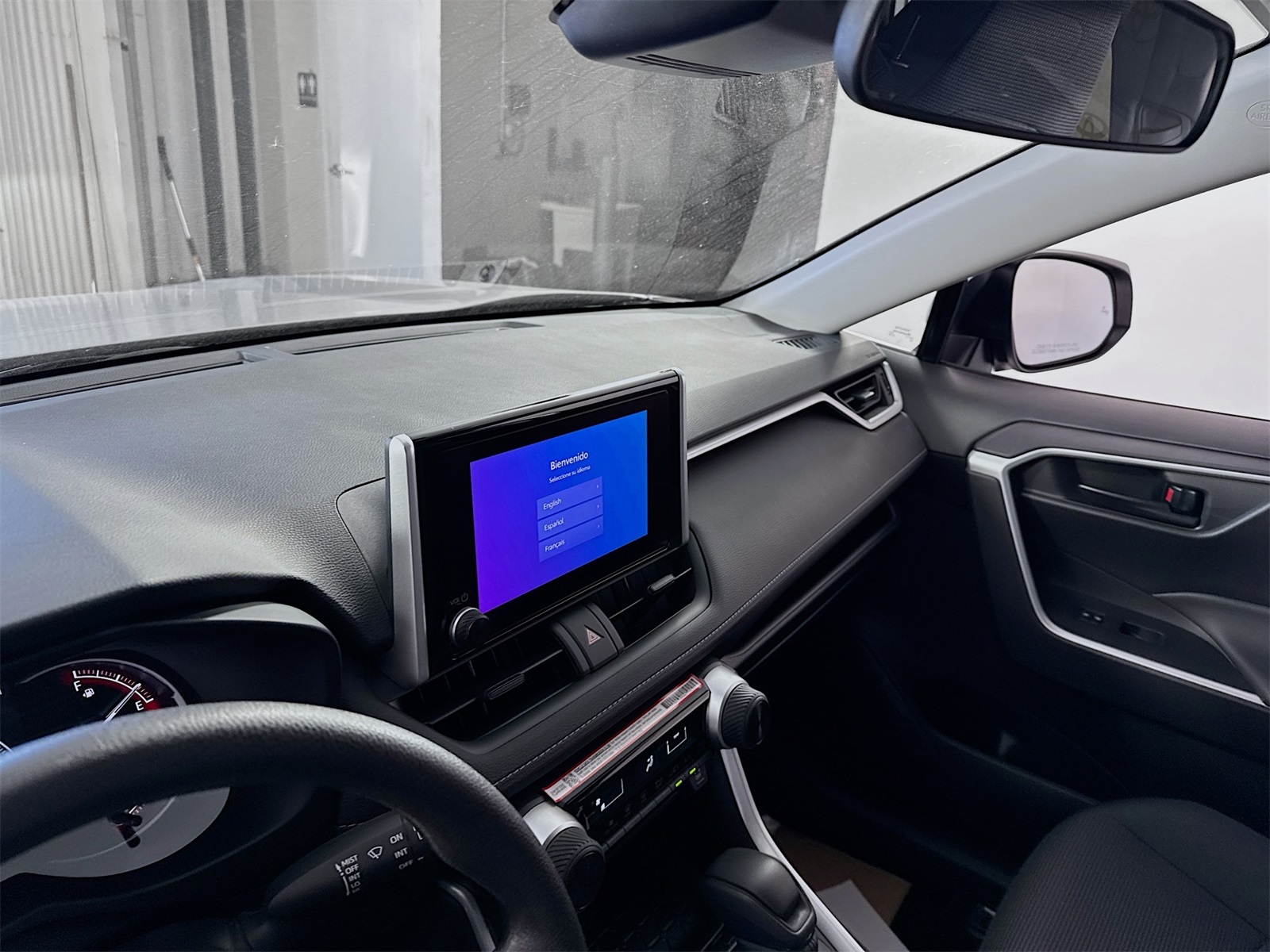 2025 Toyota RAV4 LE photo 6