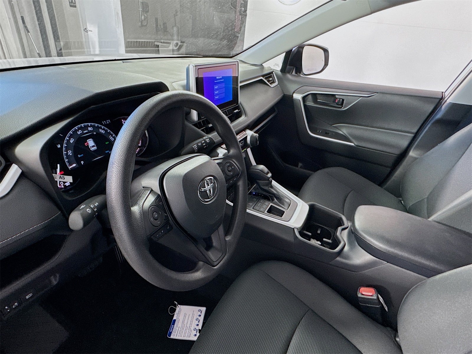2025 Toyota RAV4 LE photo 7