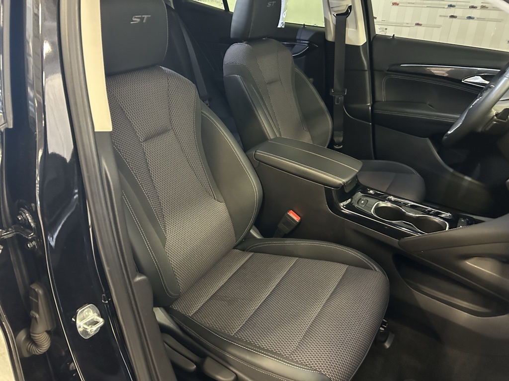 used 2022 Buick Envision car, priced at $23,399