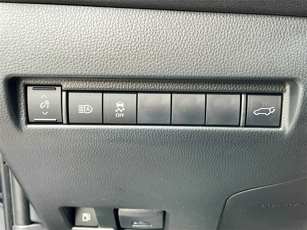 2024 Toyota Venza XLE photo 10